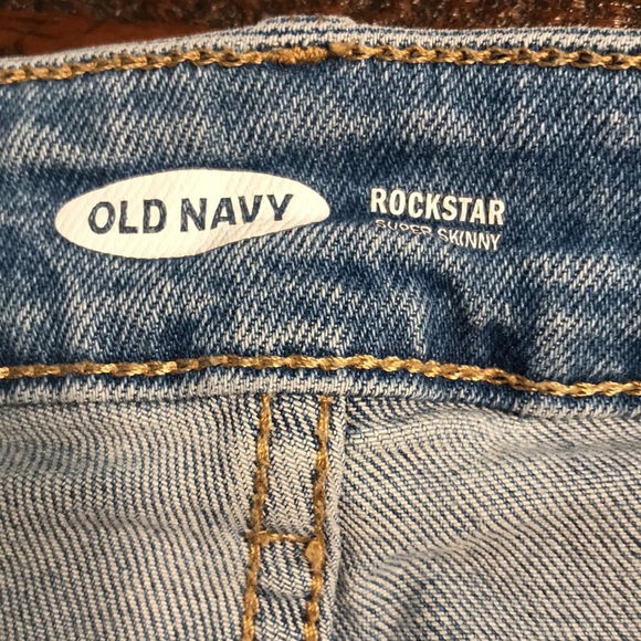 Old Navy Rockstar Super Skinny Button Up Jeans - Picture 4 of 9